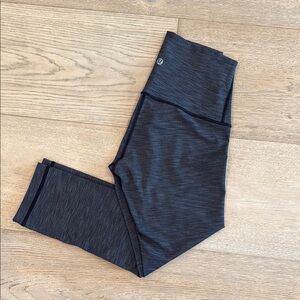 LIKE NEW: Lululemon leggings, size 6, heather gray